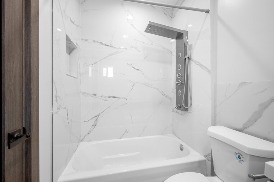 Building Photo - 13689 Bracken St