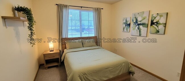 Building Photo - *** Very Nice Apartment - 3Bed 2Bath ***