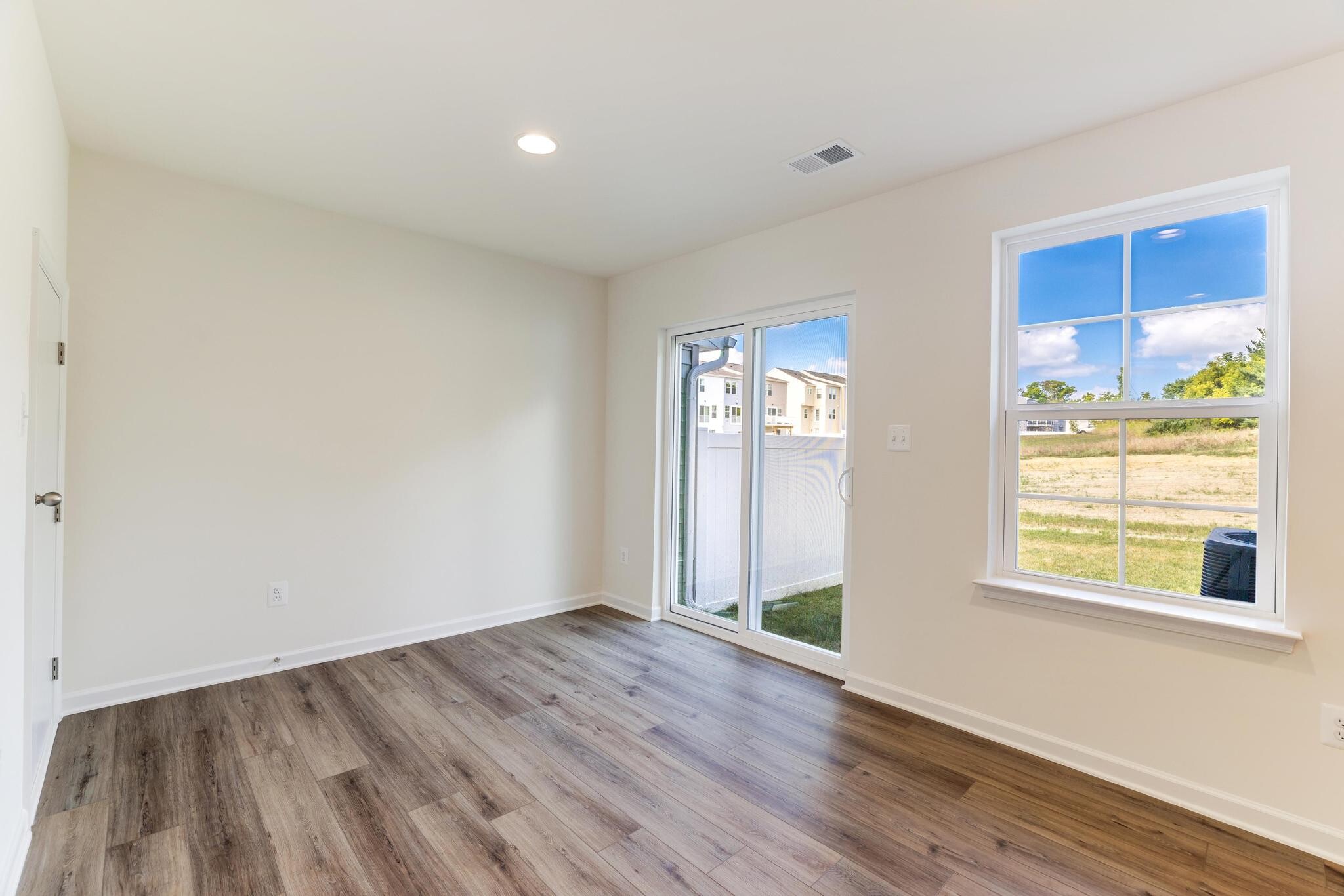 Building Photo - 47 Orch Grn Dr