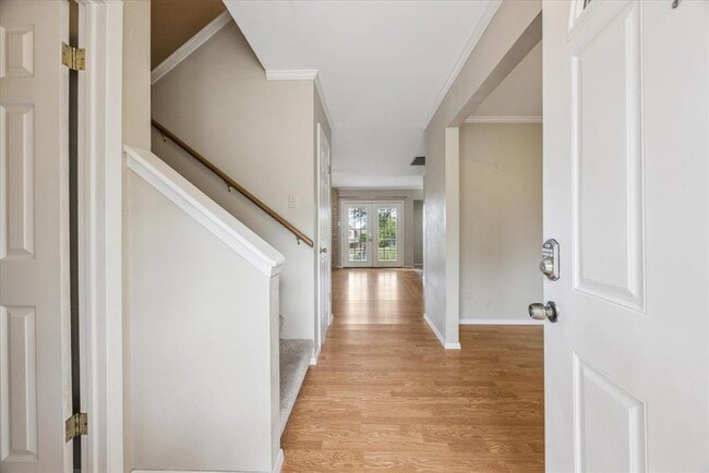 Building Photo - 1402 Doonesbury Dr