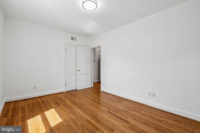 Building Photo - 1400 Oglethorpe St NW