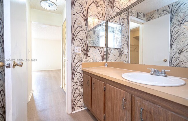 Building Photo - 1891 SW 81st Ave