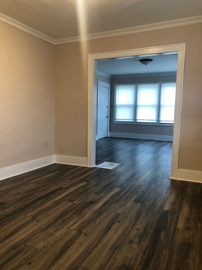 1/2 off 1st Months Rent!!!!! 1313 Roosevelt Ave Toledo OH 43607