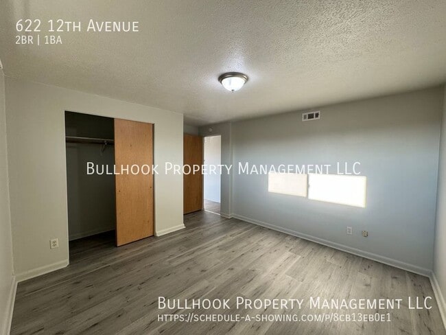 Building Photo - 622 12th Ave