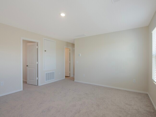 Building Photo - 15881 Blass Vly Dr