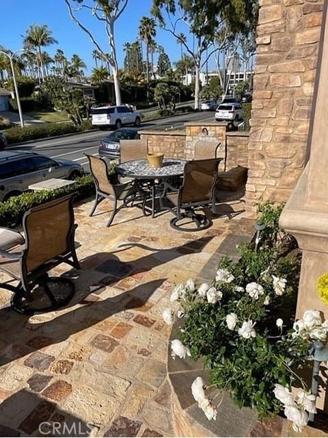 Building Photo - 504 Avocado Ave