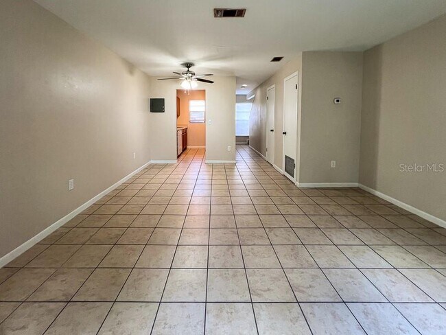 Building Photo - 2622 SW 38th Pl