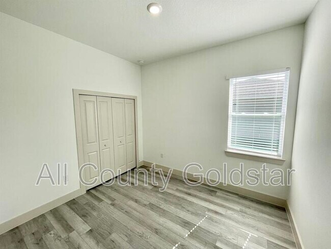 Building Photo - 558 Rutland Cir