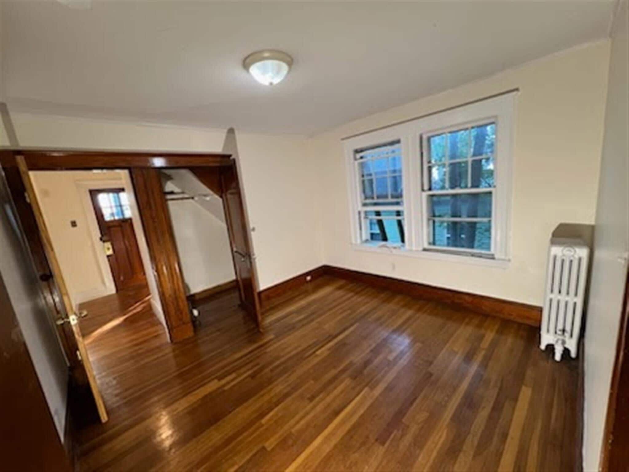 Building Photo - 42 Madison St