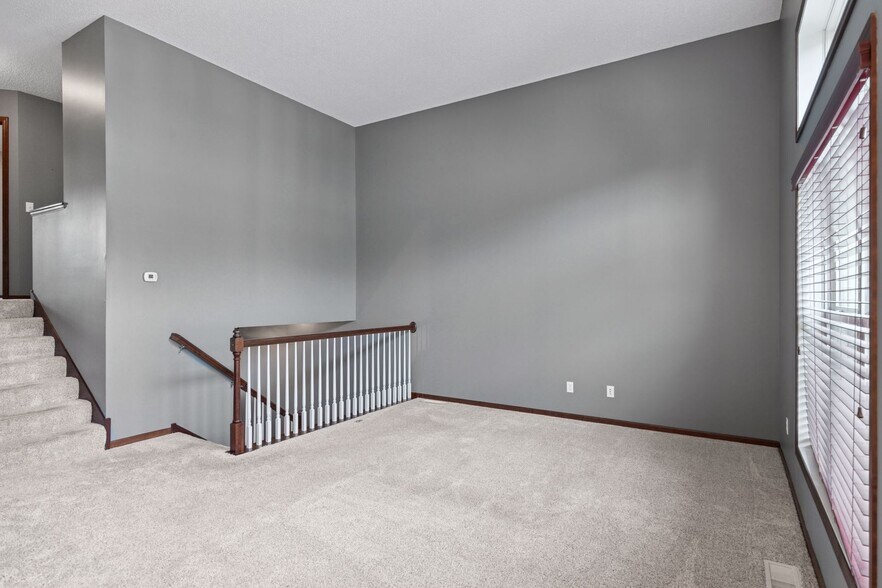 Building Photo - 15424 Foster Dr N