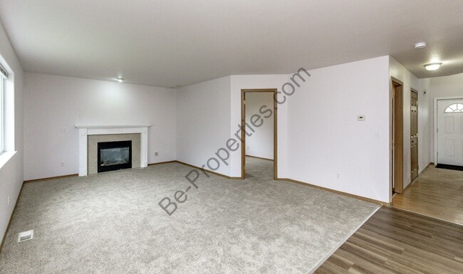 Building Photo - Spacious 3 Bedroom Puyallup Home