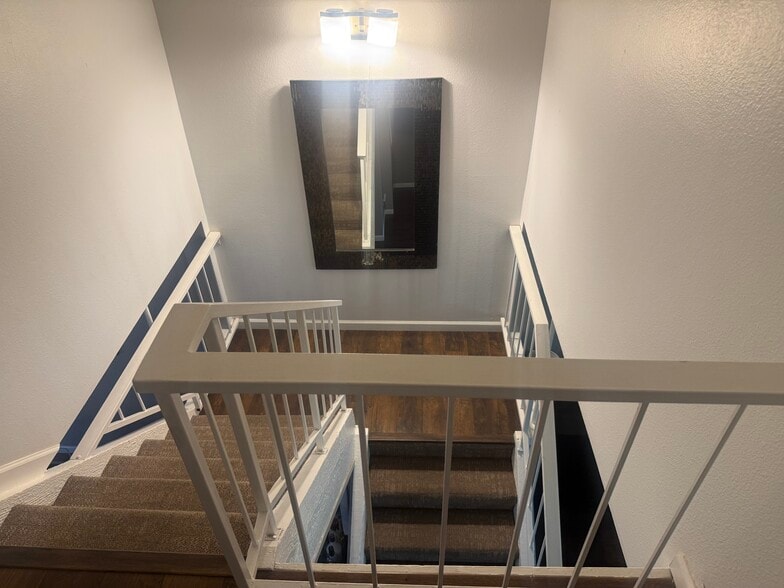 stairwell - 2936 E Clarendon Ave