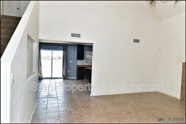 Building Photo - 6372 Franklin Ridge Dr