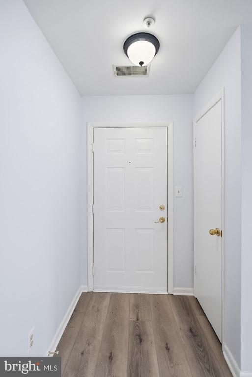 Building Photo - 13405 Shady Knoll Dr