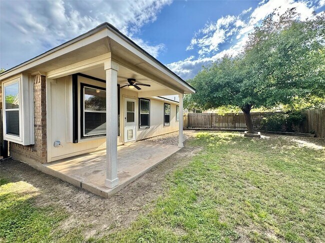 Building Photo - 1015 Aiken Dr