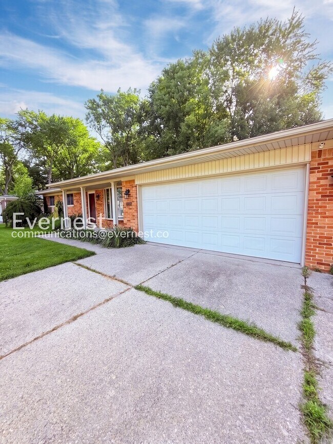 Building Photo - Modern 2-Bedroom, 2-Bath Home with Spacious Garage, Cozy Patio & Pet-Friendly Living – Available ...