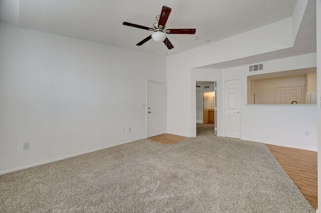 Building Photo - LOCATION! LOCATION! LOCATION! Move-in ready 2-bedroom condo in Centennial Hills!