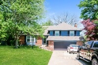 Building Photo - 404 W Foxwood Dr