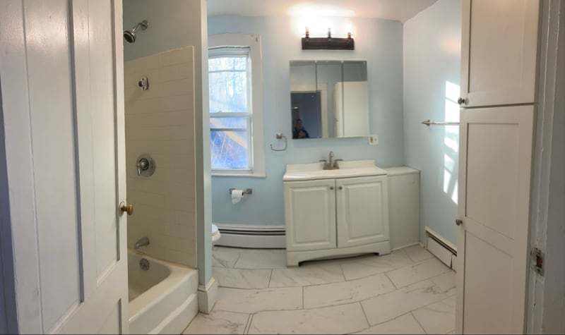 Building Photo - 28 1/2 Grove St