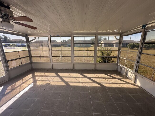 Building Photo - Charming 2-Bed, 2-Bath Retreat in Port Charlotte!