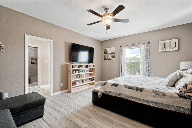 Building Photo - 266 Cielo Grande