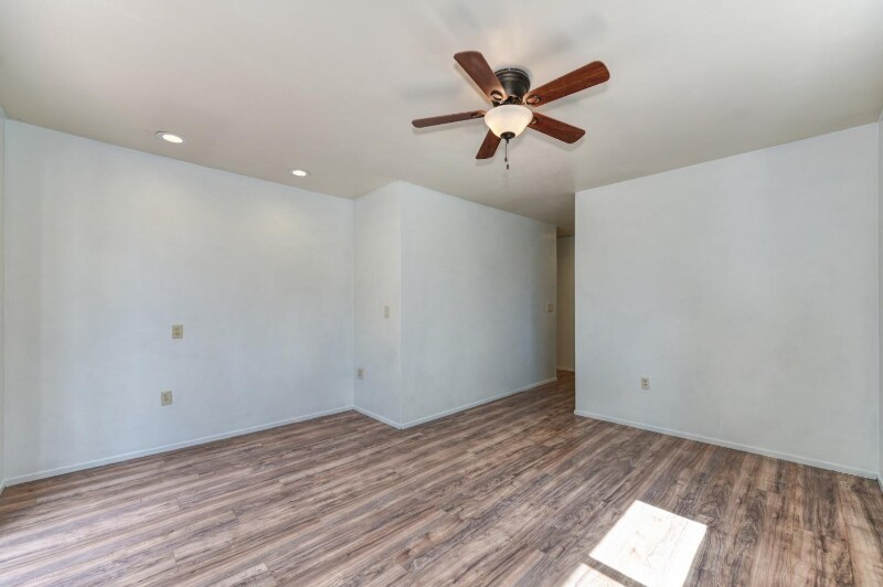 Building Photo - 6273 Dolly Varden Ln