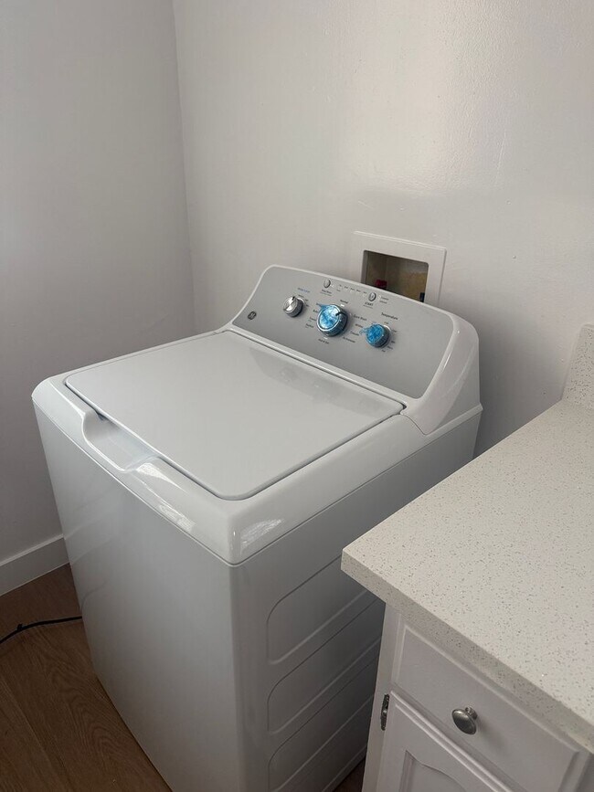 Building Photo - 2918 11th Ave