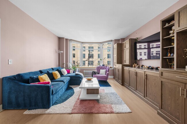 Building Photo - 1400 Hudson St