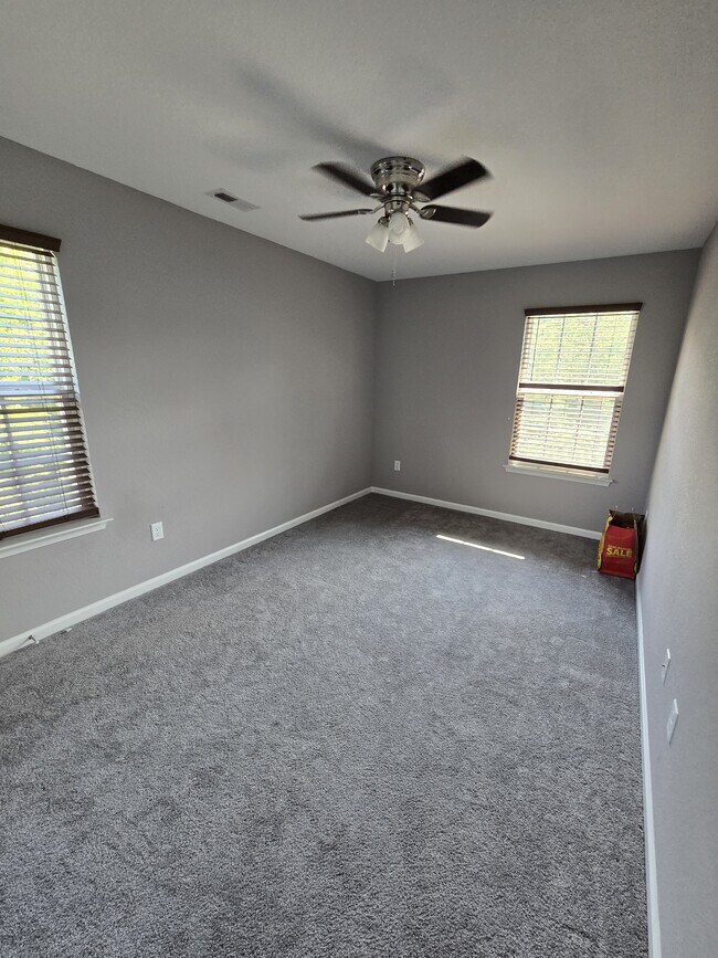 Building Photo - 1301 Elm Ave