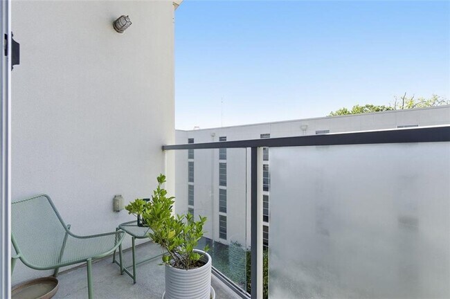 Building Photo - 620 Glen Iris Dr NE