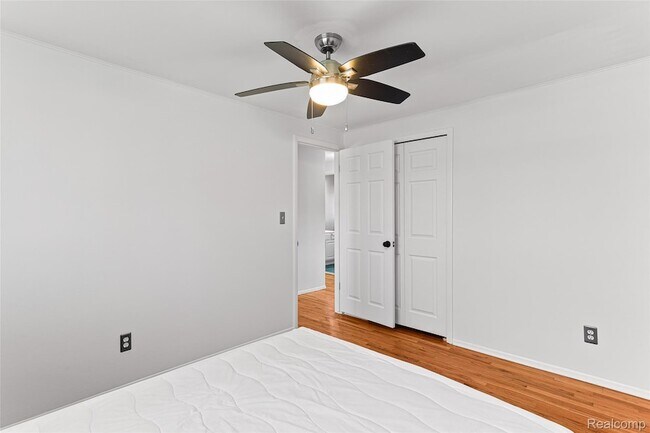 Building Photo - 25690 Glamorgan Dr