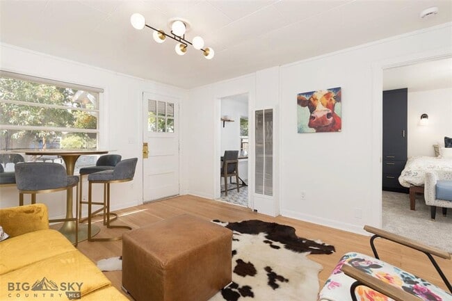 Building Photo - Charming One-Bedroom Gem Steps from Main Street Bozeman