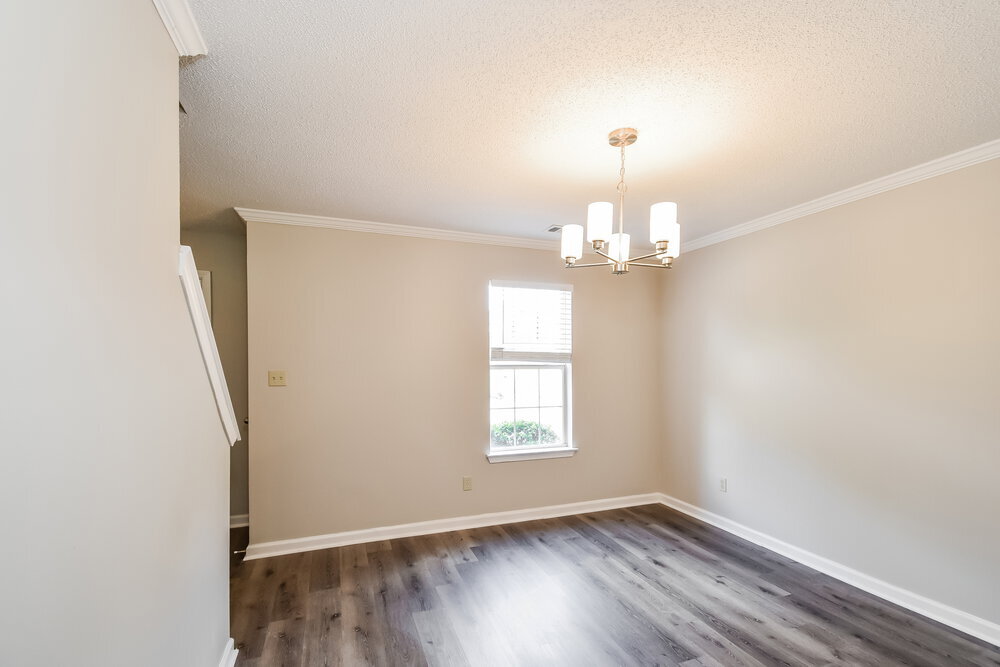 Building Photo - 10237 Green Moss Dr N