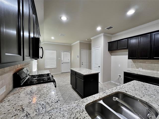 Building Photo - 8472 Gentian Dr