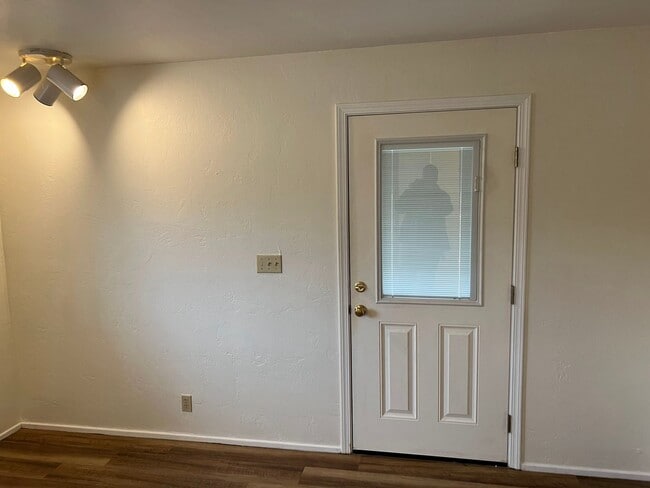 Building Photo - 2 Bedroom in Colllege Hill/Friendly Area