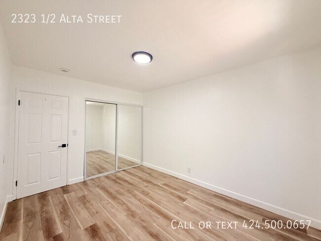 Building Photo - 2323 1/2 Alta Street-
