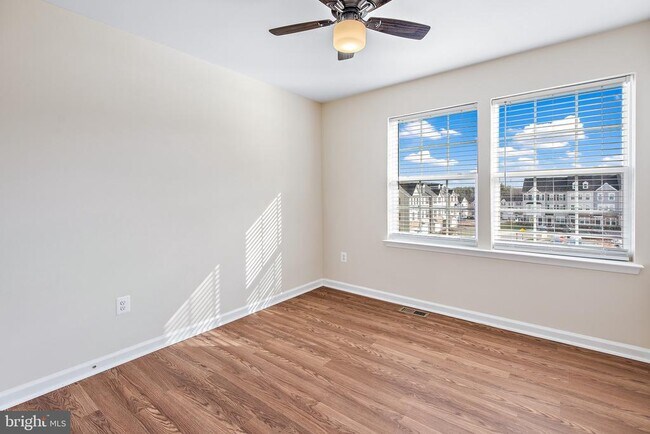 Building Photo - 1549 Wilmer Park Ln