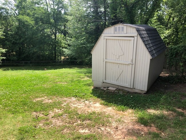 Building Photo - 5438 Brookview Dr
