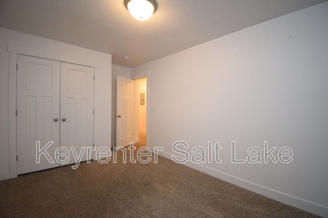 Building Photo - 2726 E Iron Bark Alley