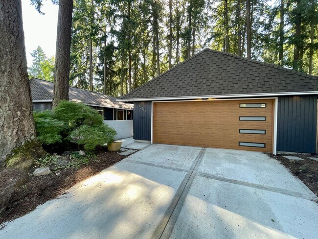 Building Photo - 15410 SW Peppermill Ct