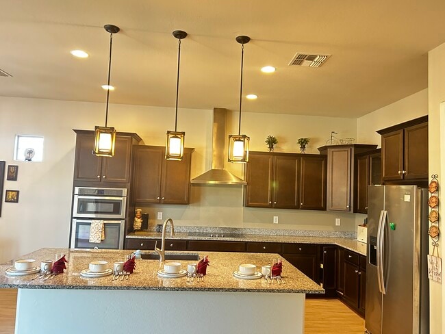 Building Photo - 11133 E Tumbleweed Ave