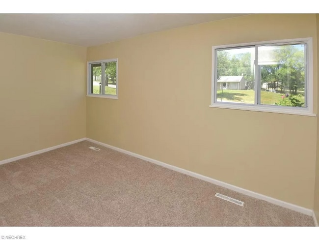 Building Photo - 25240 Sandhurst Rd