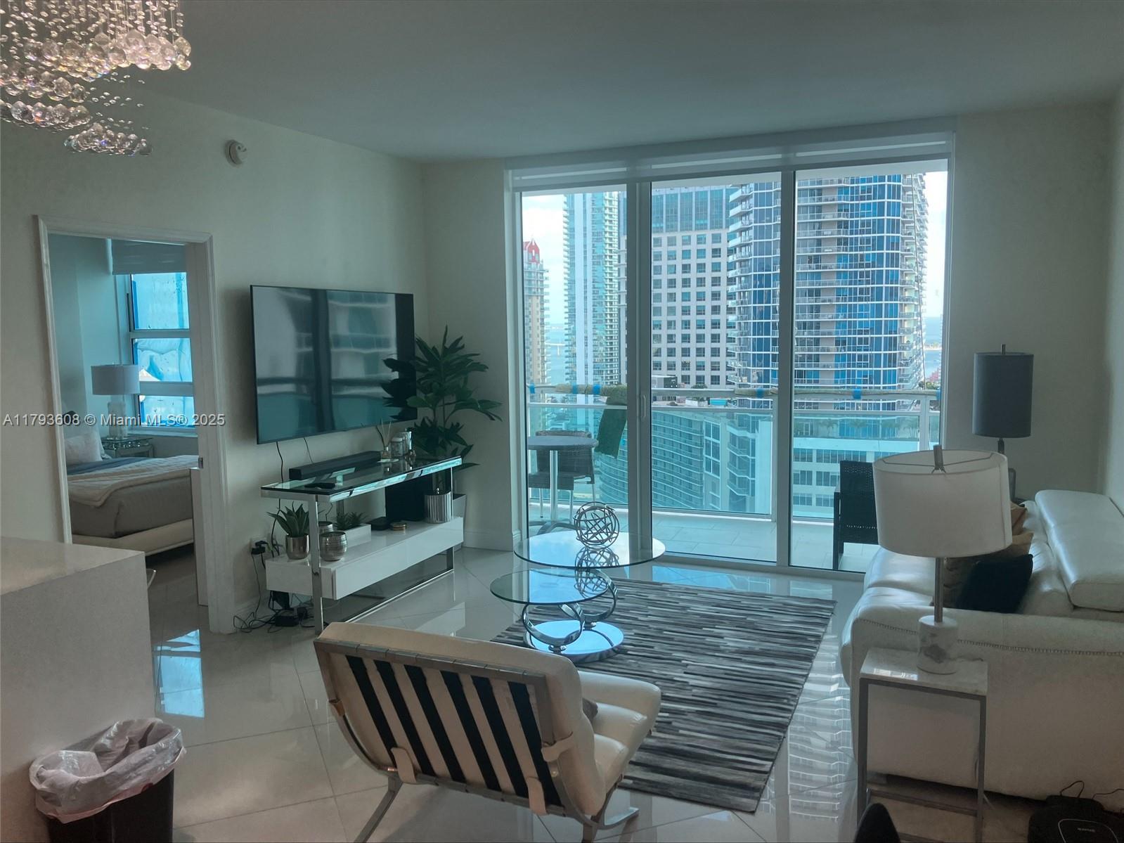 Building Photo - 950 Brickell Bay Dr