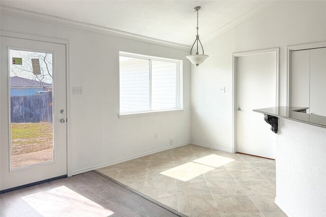Building Photo - 1734 Sterling Ln