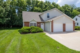 Building Photo - 304-306 Dads Way