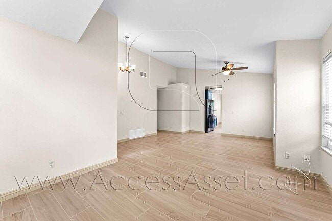 Building Photo - Welcoming 3 Bed / 2 Bath Home in a Peaceful Murrieta Neighborhood