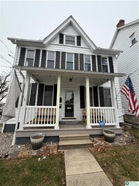 Building Photo - 1403 Center St