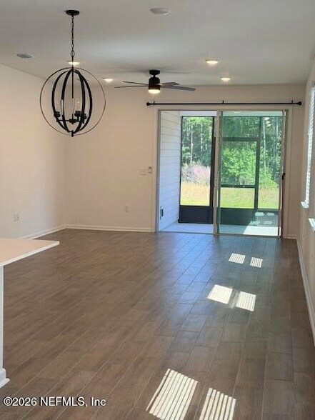 Building Photo - 915 Cedar Slough Dr