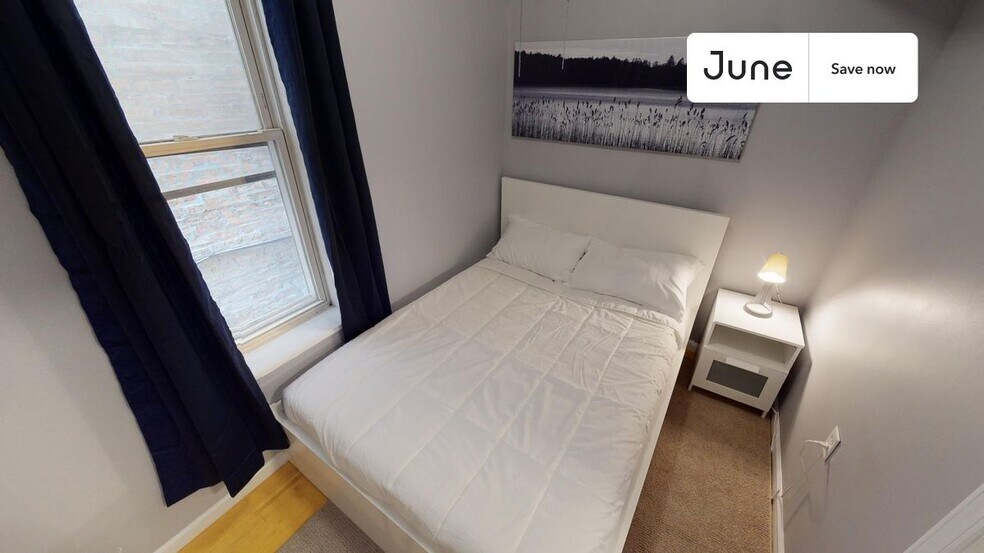 Building Photo - 2611 W Armitage Ave