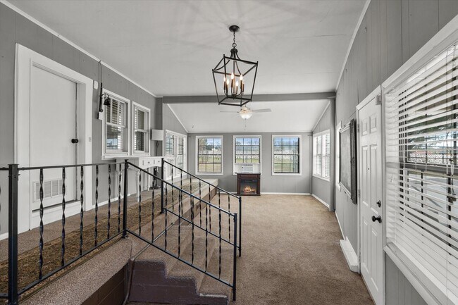 Building Photo - Charming Farmhouse on the West Side of Ath...